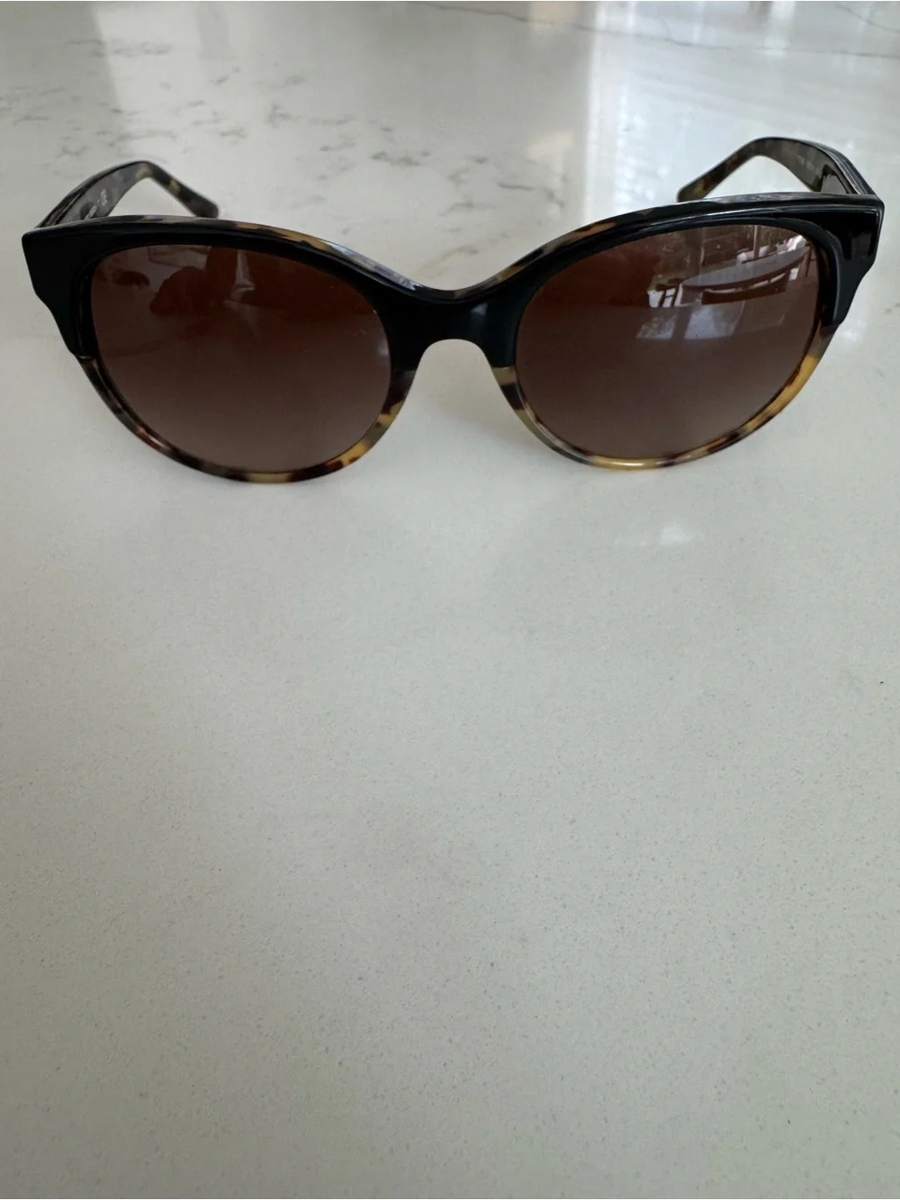 Tory Burch TY7095 sunglasses in tortoise shell & black